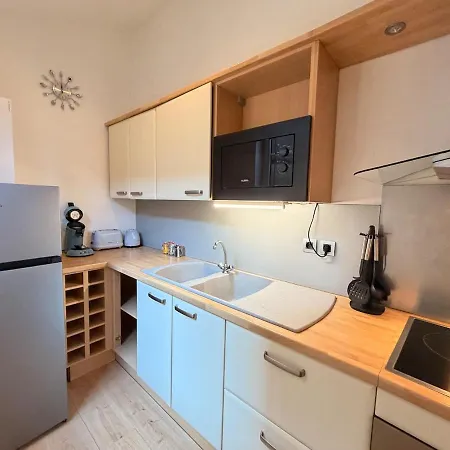 Appartement La Récréation, Duplex Pour Jouer, Et Cinéma Privé Sedan