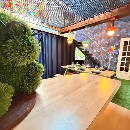 La Récréation, Duplex Pour Jouer, Et Cinéma Privé *