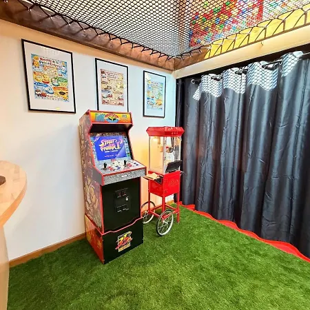 Appartement La Récréation, Duplex Pour Jouer, Et Cinéma Privé Sedan