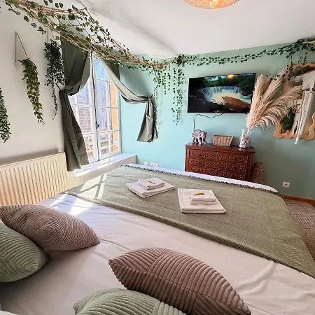 Appartement La Récréation, Duplex Pour Jouer, Et Cinéma Privé Sedan