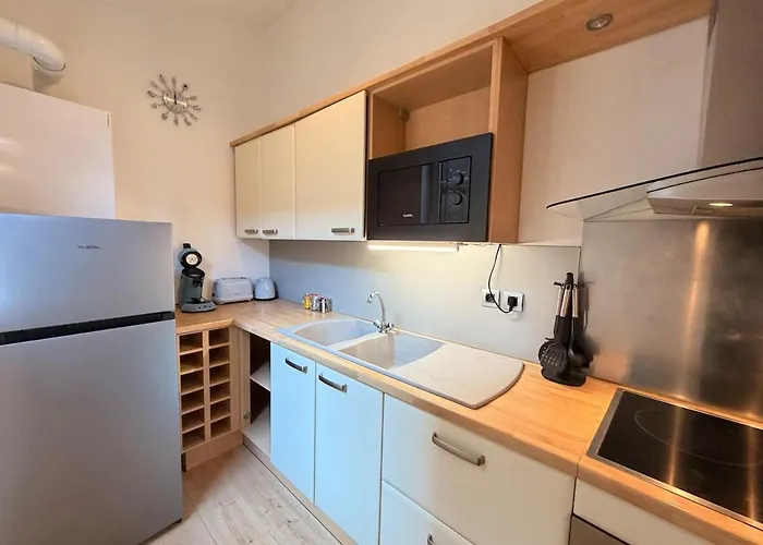 Appartement La Récréation, Duplex Pour Jouer, Et Cinéma Privé Sedan