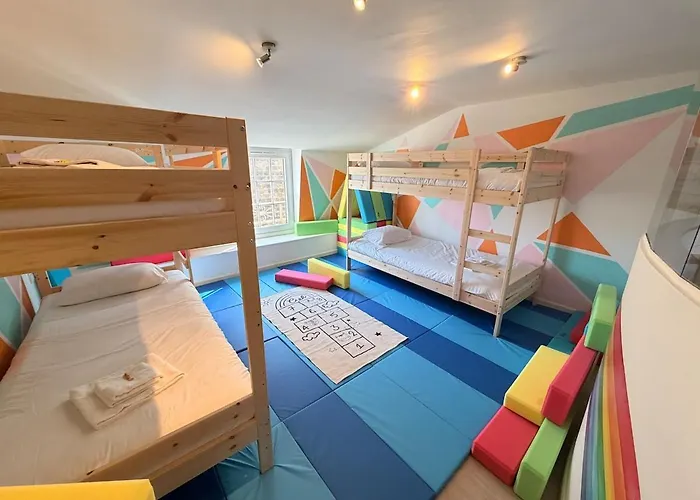 La Récréation, Duplex Pour Jouer, Et Cinéma Privé Appartement Sedan