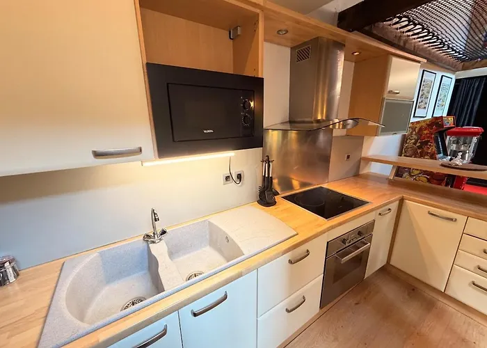 La Récréation, Duplex Pour Jouer, Et Cinéma Privé Appartement *