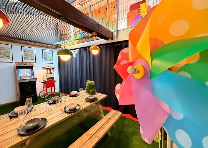 La Récréation, Duplex Pour Jouer, Et Cinéma Privé *