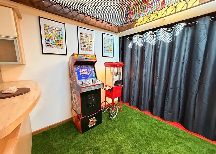 Appartement La Récréation, Duplex Pour Jouer, Et Cinéma Privé Sedan