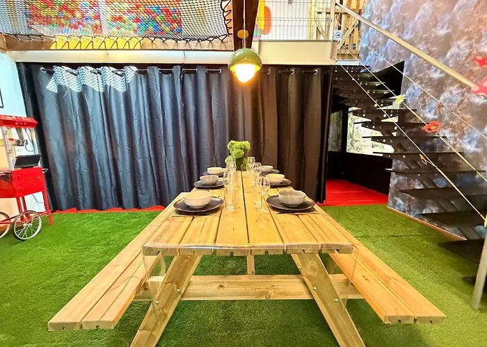 La Récréation, Duplex Pour Jouer, Et Cinéma Privé *