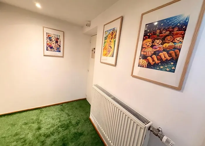 Appartement La Récréation, Duplex Pour Jouer, Et Cinéma Privé Sedan